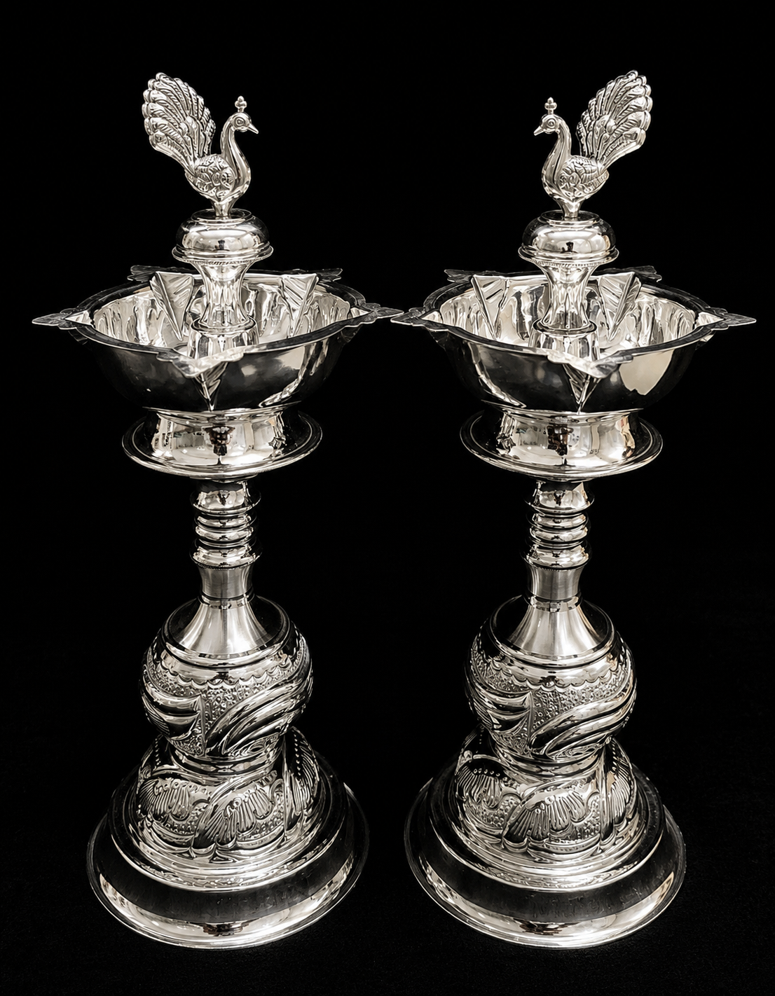 Short Peacock Nakasi lamp