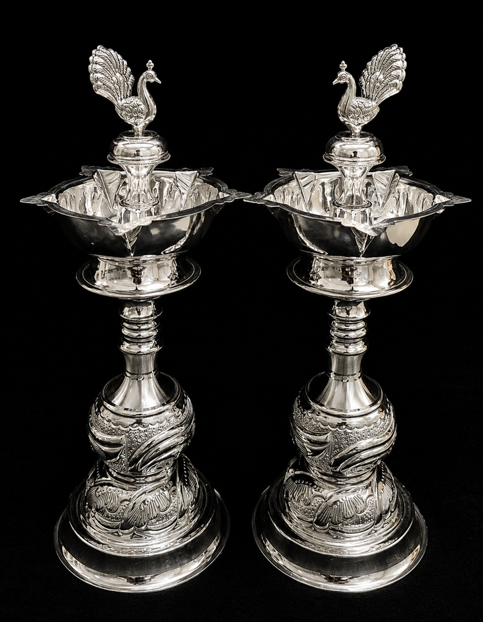 Short Peacock Nakasi lamp