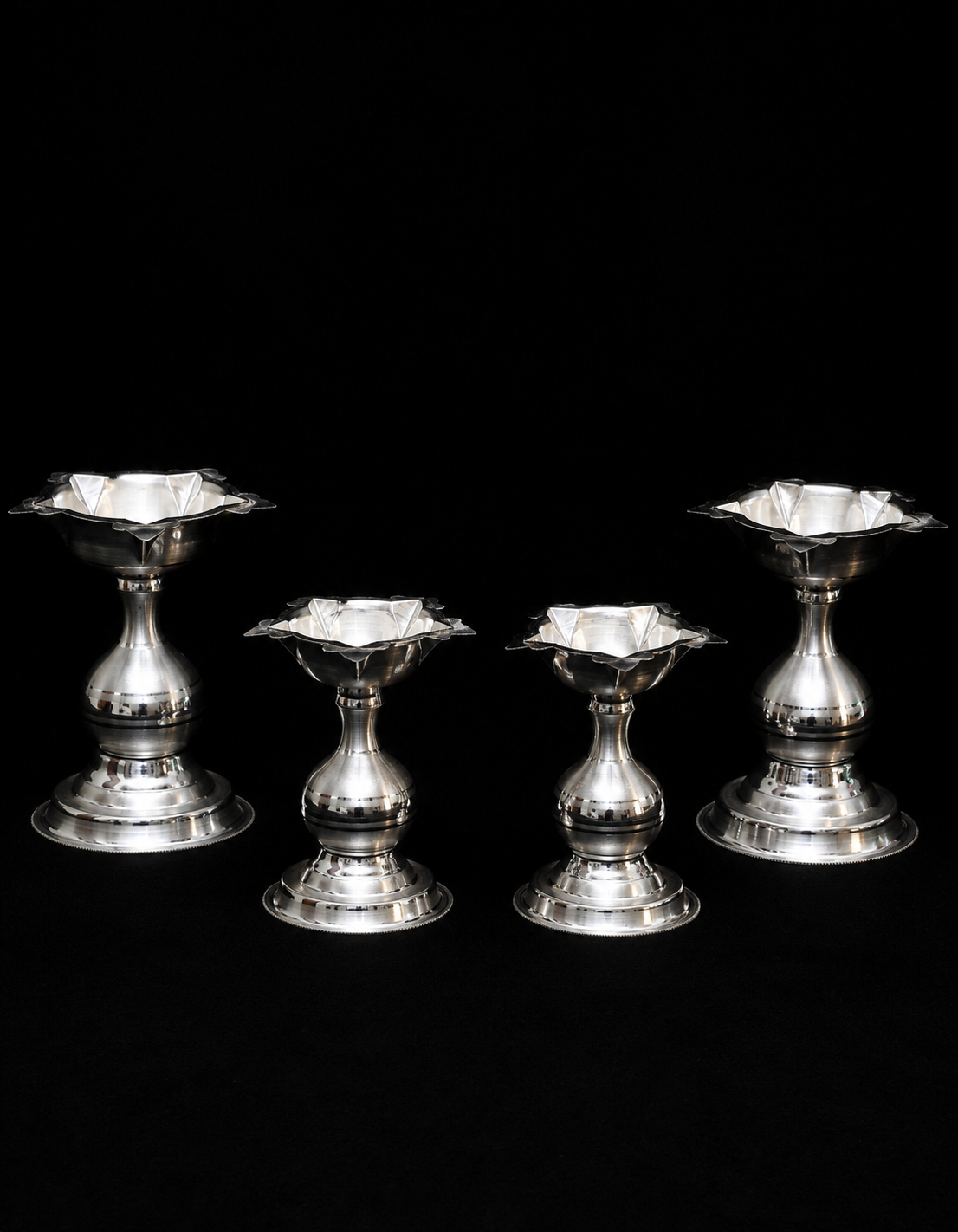 Short Deepam lamp