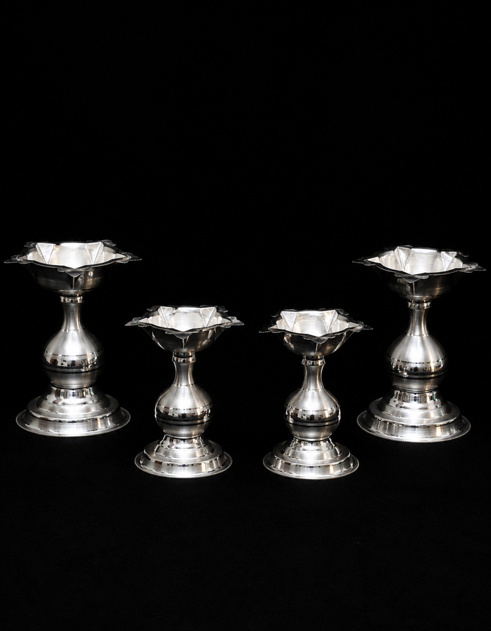 Short Deepam lamp