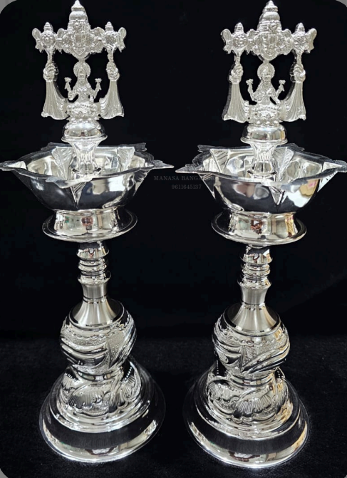 Short Laxmi Nakasi lamp
